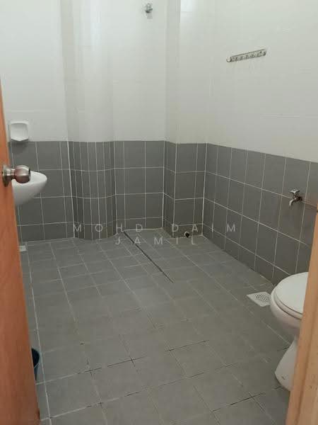 Pangsapuri untuk Dijual di Seri Bayu Resort - Mohd Daim Jamil - Bathroom - PropertyGuru.com.my