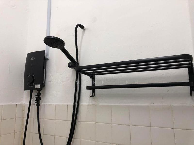 Flat for Rent at Pangsapuri Pelangi - Jasmine Teh - Bathroom - PropertyGuru.com.my