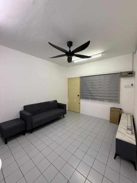 Flat for Rent at Pangsapuri Pelangi - Jasmine Teh - Living Room - PropertyGuru.com.my