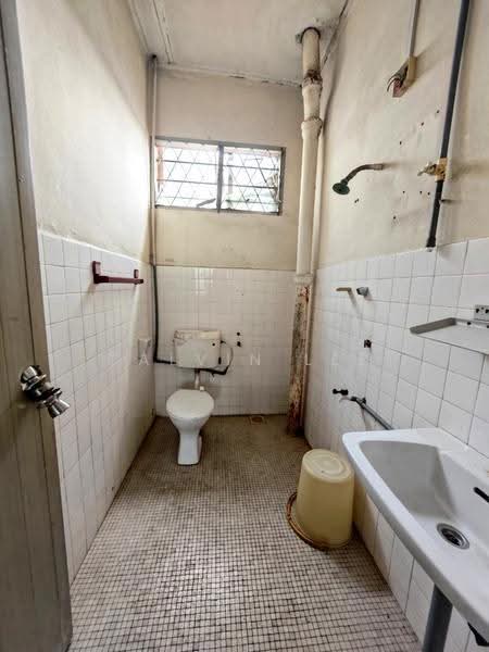 2-storey Terraced House for Sale in Taman Sri Bahagia (Johor Bahru) - Calvin Lee - Bathroom - PropertyGuru.com.my