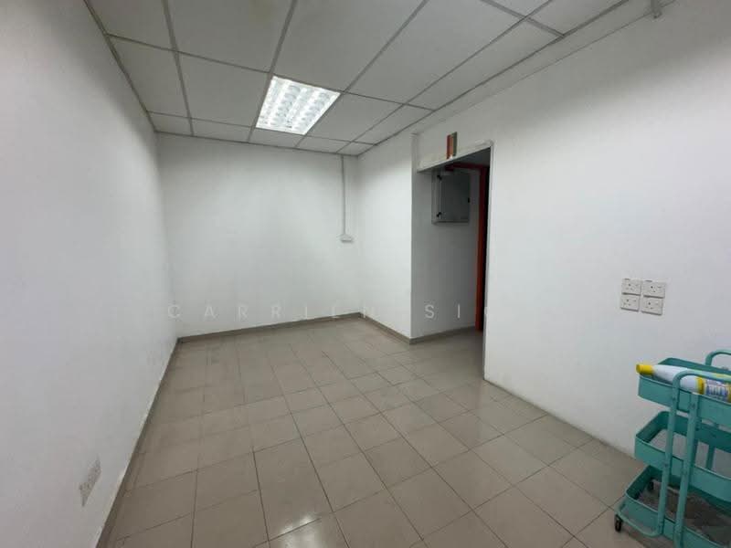 Factory for Rent in Taman Desa Cemerlang (Ulu Tiram) - Carrien Siow - Interior - PropertyGuru.com.my