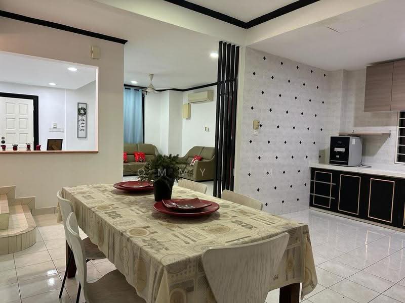 Rumah Berkembar untuk Dijual di Shah Alam (Selangor) - Tommy Lim - Dining Room - PropertyGuru.com.my