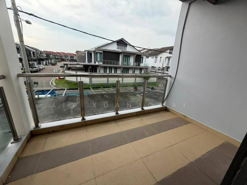 2-storey Terraced House for Sale in Bandar Putra Kulai (Kulai) - Lik Xuan Chai - Balcony - PropertyGuru.com.my