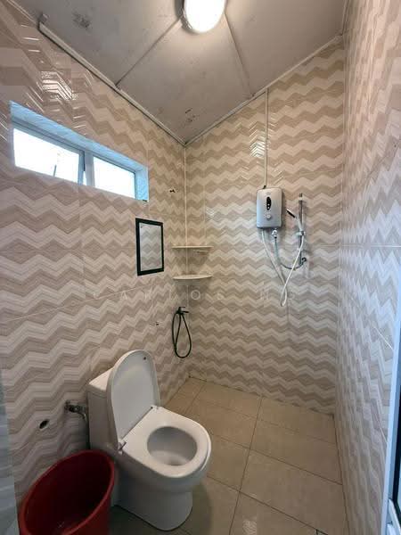 1-storey Terraced House for Rent in Bandar Kinrara Seksyen 3 (Bandar Kinrara) - Carlos Ng - Bathroom - PropertyGuru.com.my