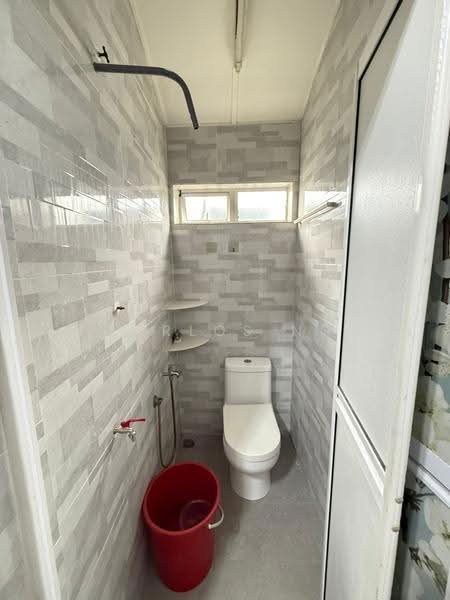 1-storey Terraced House for Rent in Bandar Kinrara Seksyen 3 (Bandar Kinrara) - Carlos Ng - Bathroom - PropertyGuru.com.my