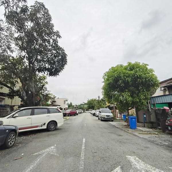 2-storey Terraced House for Sale in Seksyen 25 (Shah Alam) - Lorna Lim - Exterior - PropertyGuru.com.my