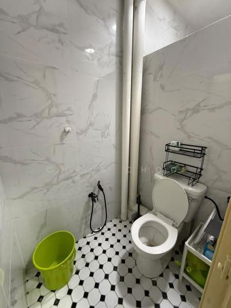 Rumah Flat untuk Disewa di Pangsapuri Berembang Indah - Chris Choo - Bathroom - PropertyGuru.com.my