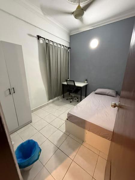 Rumah Flat untuk Disewa di Pangsapuri Berembang Indah - Chris Choo - Bedroom - PropertyGuru.com.my