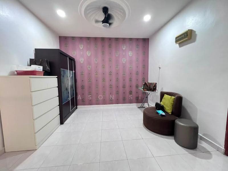 2-storey Terraced House for Sale in Taman Pulai Utama (Skudai) - Jason Sim - Living Room - PropertyGuru.com.my