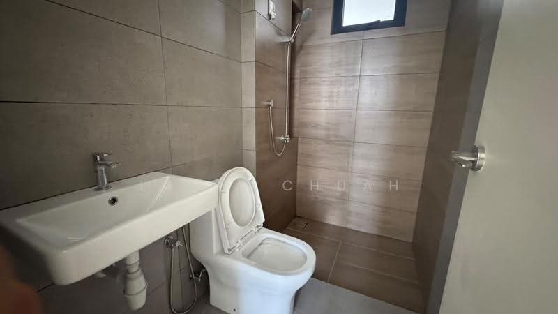 Kediaman Servis untuk Dijual di Vivo Executive Apartment - Louis Chuah - Bathroom - PropertyGuru.com.my