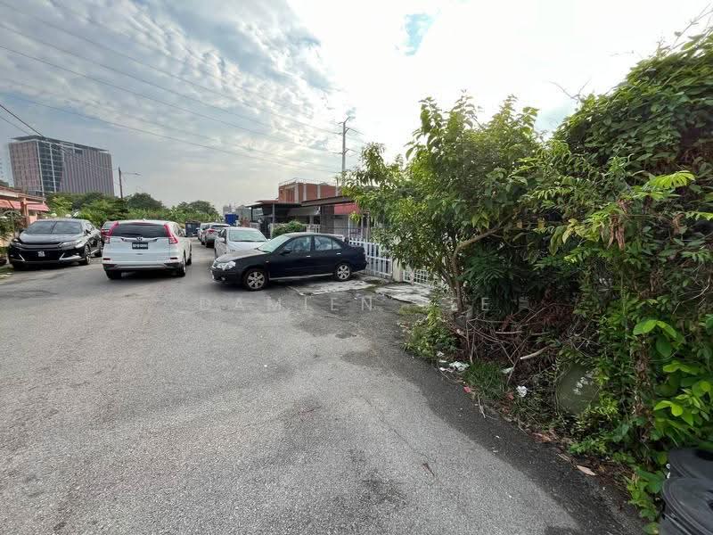 1-storey Terraced House for Sale in Bandar Sri Damansara (Selangor) - Damien Lee - Exterior - PropertyGuru.com.my