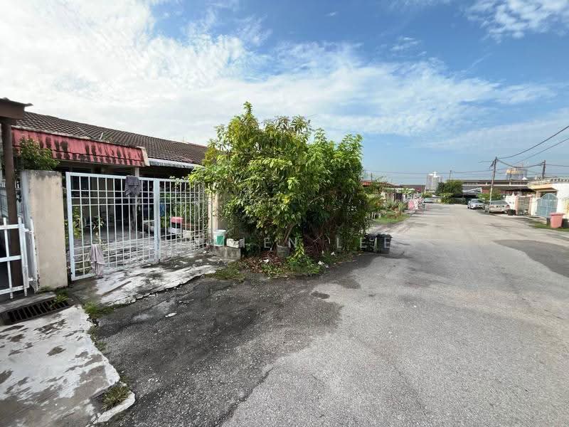 1-storey Terraced House for Sale in Bandar Sri Damansara (Selangor) - Damien Lee - Exterior - PropertyGuru.com.my