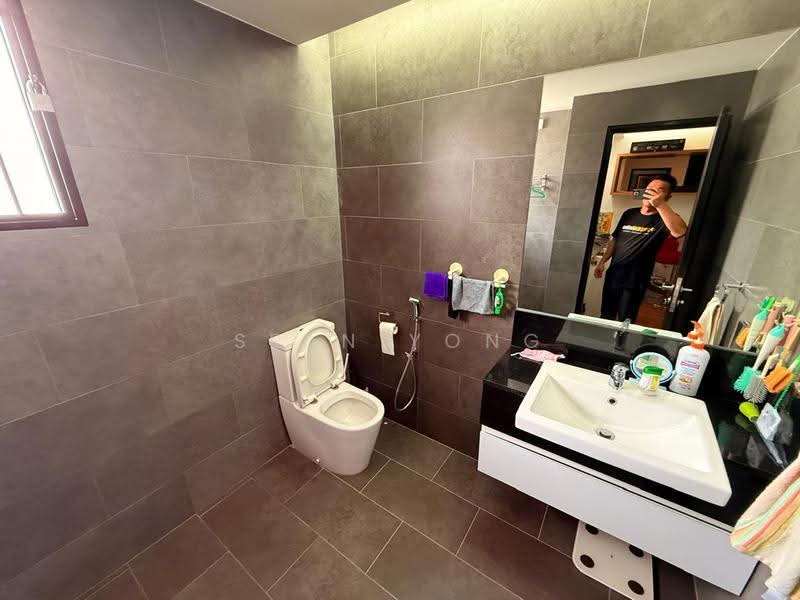 3-storey Terraced House for Sale in Prima Selayang (Selayang) - Sean Yong - Bathroom - PropertyGuru.com.my