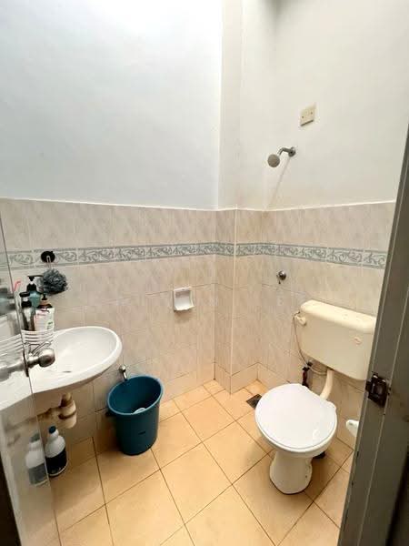 2-storey Terraced House for Sale in Taman Setia Indah (Tebrau) - Calvin Lee - Bathroom - PropertyGuru.com.my