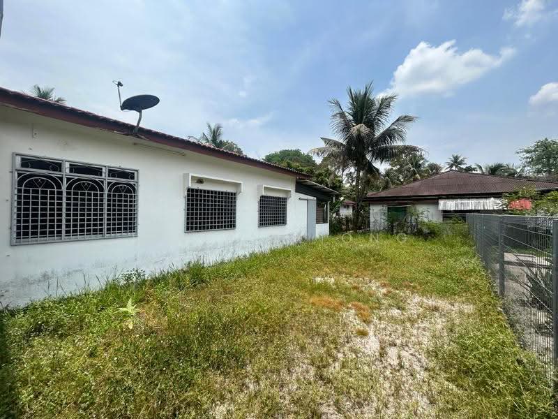 Bungalow House for Sale in Kampung Cegar Tambahan (Bidor) - Vivian Liong - Exterior - PropertyGuru.com.my