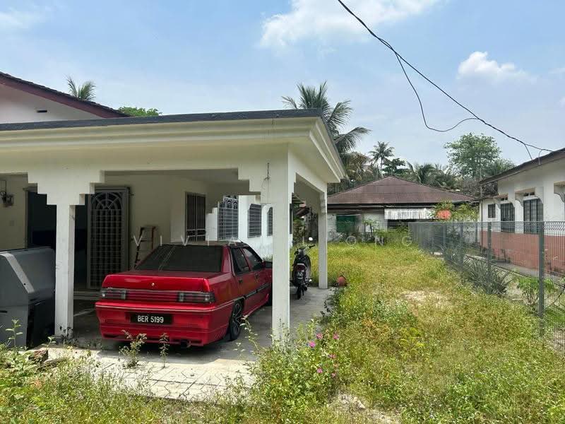 Bungalow House for Sale in Kampung Cegar Tambahan (Bidor) - Vivian Liong - Exterior - PropertyGuru.com.my