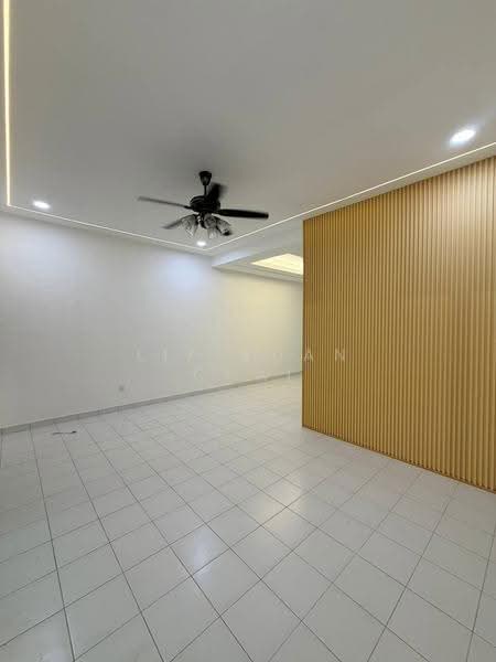 2-storey Terraced House for Sale in Bandar Layangkasa (Pasir Gudang) - Lik Xuan Chai - Living Room - PropertyGuru.com.my