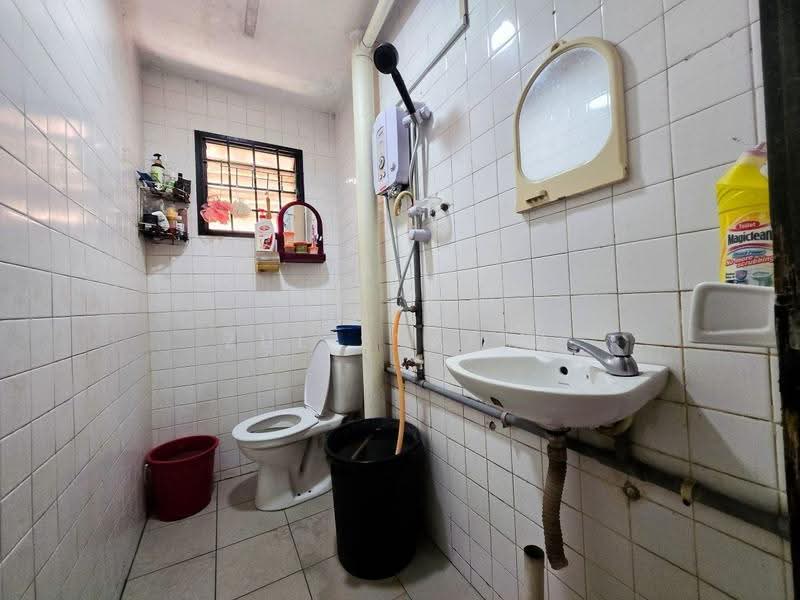 Apartment for Sale at Pandan Jaya Blok M - Zul Syafiq - Bathroom - PropertyGuru.com.my