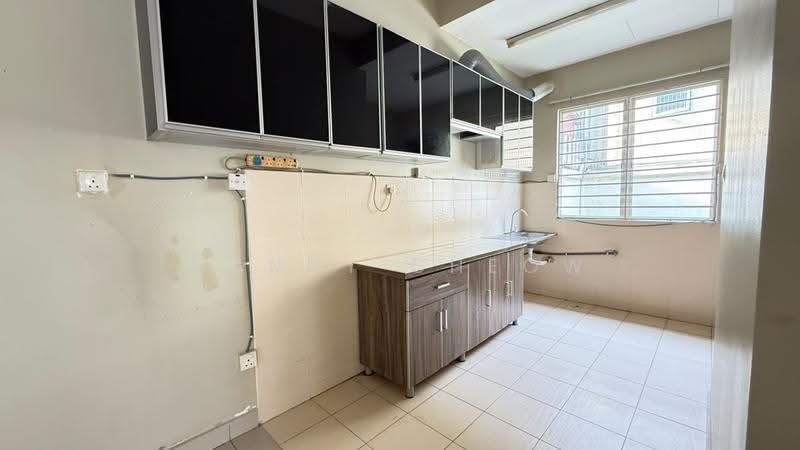 Cluster House for Sale in Taman Anggun (Rawang) - Mandy Cheow - Kitchen - PropertyGuru.com.my