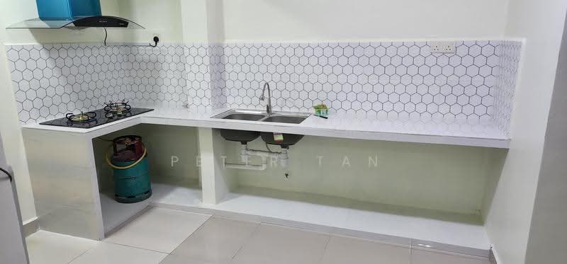 Pangsapuri untuk Disewa di Putra Suria Residence - Peter Tan - Kitchen - PropertyGuru.com.my