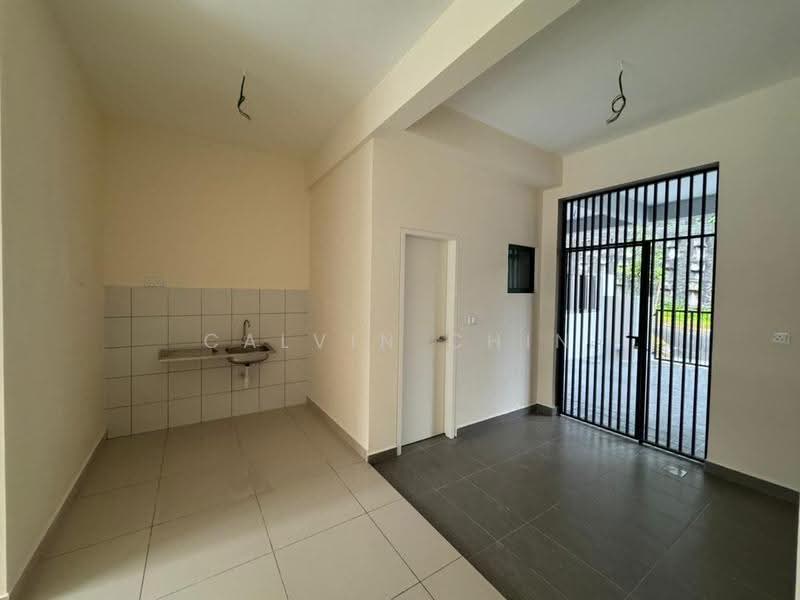 3-storey Terraced House for Sale in Gombak (Selangor) - calvin Chin - Kitchen - PropertyGuru.com.my