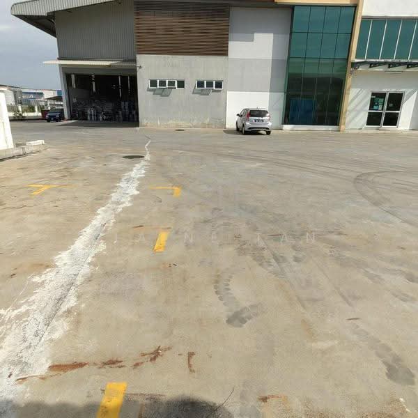 Semi-D Factory for Rent in Klang (Selangor) - Elaine Tan - Exterior - PropertyGuru.com.my