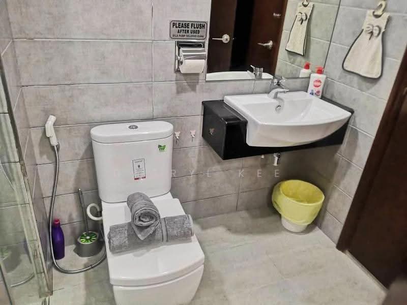 Service Residence for Sale at Paragon Suites @ CIQ - Darryl Kee - Bathroom - PropertyGuru.com.my