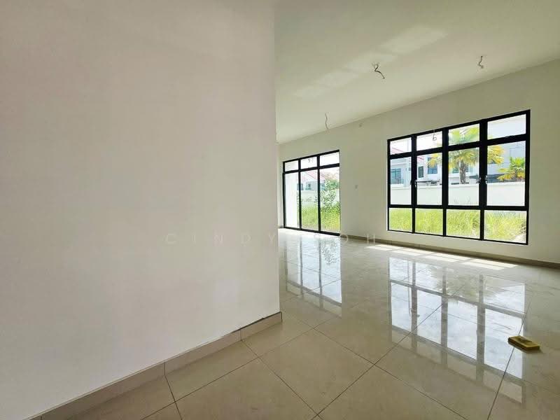 Cluster House for Sale in Taman Mount Austin (Tebrau) - Cindy Soh - Living Room - PropertyGuru.com.my