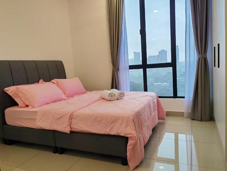 Kediaman Servis untuk Dijual di TRELLIS RESIDENCES - Darryl Kee - Master Bedroom - PropertyGuru.com.my