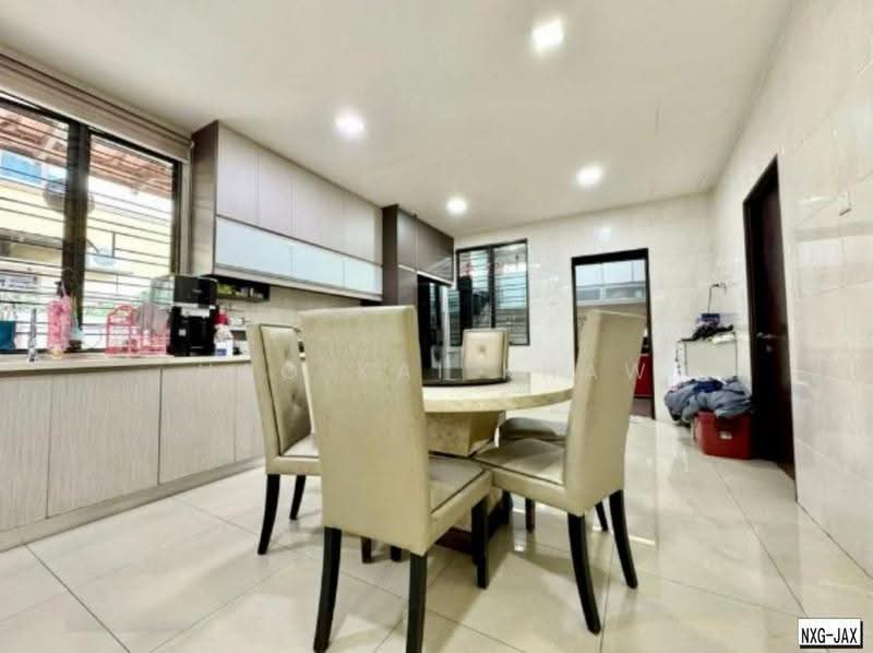 Bungalow House for Sale in Aman Perdana (Kapar) - Hao Kai Khaw - Dining Room - PropertyGuru.com.my