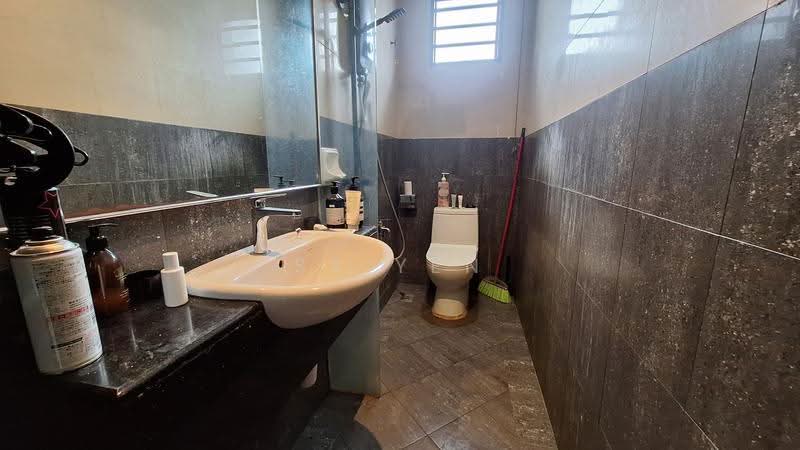 3-storey Terraced House for Sale in Seputeh (Kuala Lumpur) - SY Yen - Bathroom - PropertyGuru.com.my