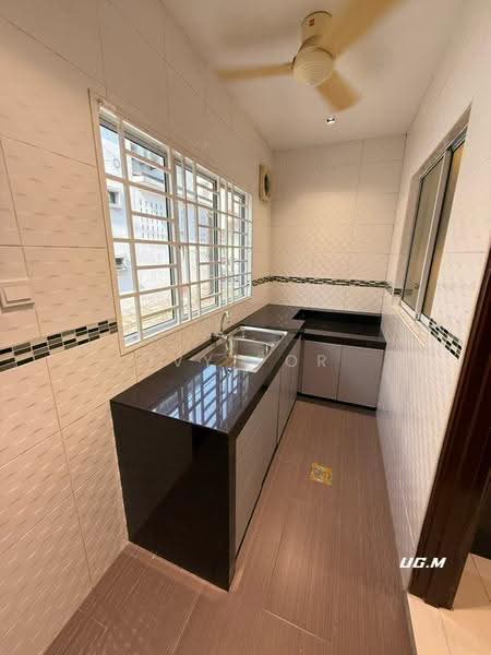 Rumah Teres untuk Dijual di Bandar Puteri Klang (Klang) - Ivy Por - Kitchen - PropertyGuru.com.my