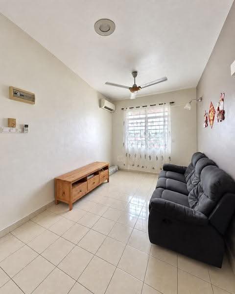 Pangsapuri untuk Disewa di Irama Villa - Gan Chun Kai - Living Room - PropertyGuru.com.my