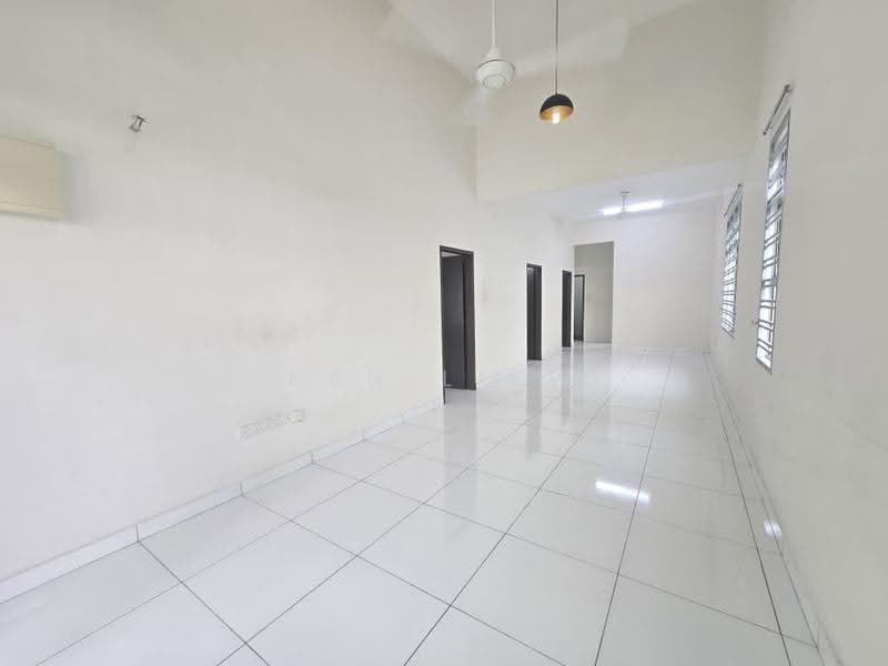 1-storey Terraced House for Rent in Bandar Putra Kulai (Kulai) - Ken Liew - Living Room - PropertyGuru.com.my
