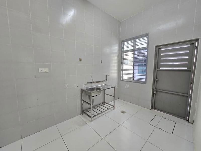 1-storey Terraced House for Rent in Bandar Putra Kulai (Kulai) - Ken Liew - Kitchen - PropertyGuru.com.my