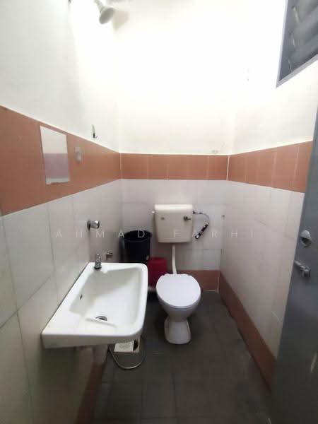 Apartment for Rent at Mentari Court - Ahmad Farhi - Bathroom - PropertyGuru.com.my