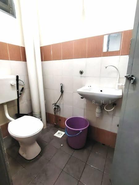 Apartment for Rent at Mentari Court - Ahmad Farhi - Bathroom - PropertyGuru.com.my