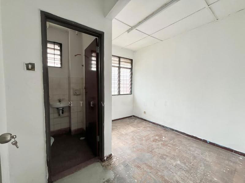Rumah Teres 2-Tingkat untuk Dijual di (Bukit Sentosa) Seksyen Bs1 (Serendah) - Steven Lee - Bathroom - PropertyGuru.com.my