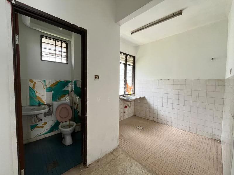 Rumah Teres 2-Tingkat untuk Dijual di (Bukit Sentosa) Seksyen Bs1 (Serendah) - Steven Lee - Bathroom - PropertyGuru.com.my