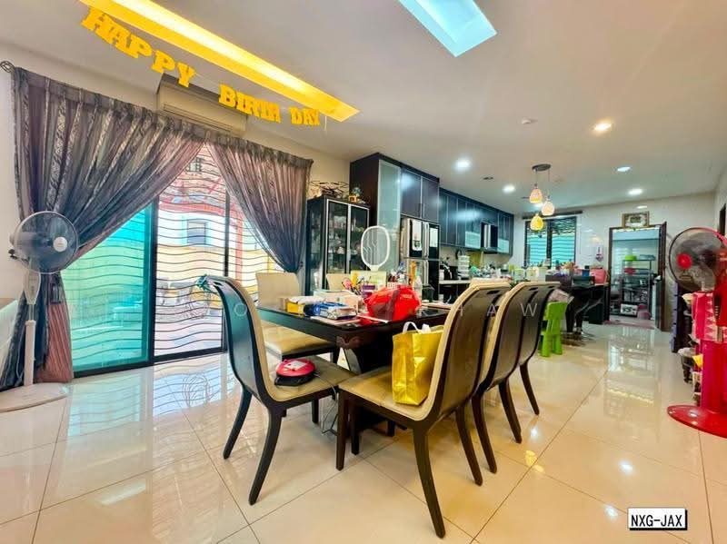 Bungalow House for Sale in Aman Perdana (Kapar) - Hao Kai Khaw - Dining Room - PropertyGuru.com.my