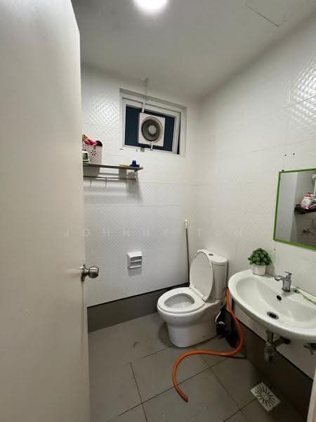 Service Residence for Sale at Seasons Amara Larkin - Johnny Tan - Bathroom - PropertyGuru.com.my