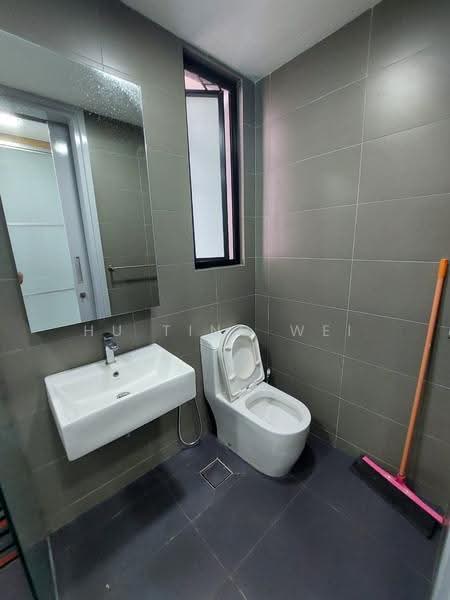 Service Residence for Rent at The Leafz @ Dedaun - Hu Ting Wei - Bathroom - PropertyGuru.com.my
