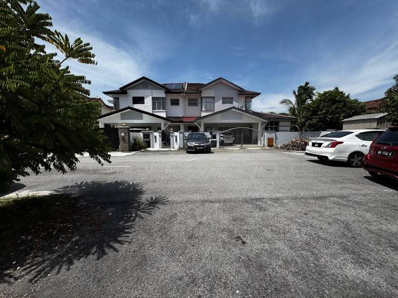 Semi-Detached House for Sale in Bandar Baru Bangi (Selangor) - Luqman Ramli - Exterior - PropertyGuru.com.my