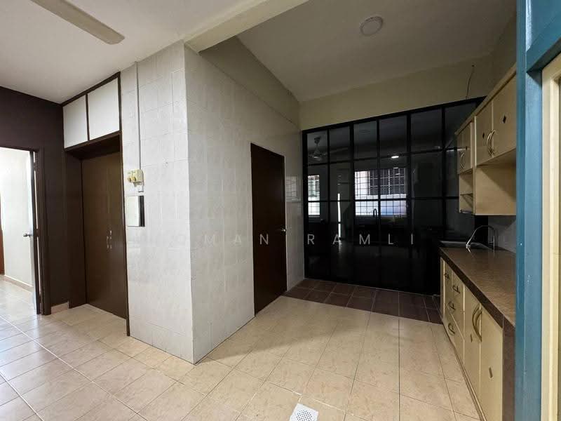 Semi-Detached House for Sale in Bandar Baru Bangi (Selangor) - Luqman Ramli - Kitchen - PropertyGuru.com.my