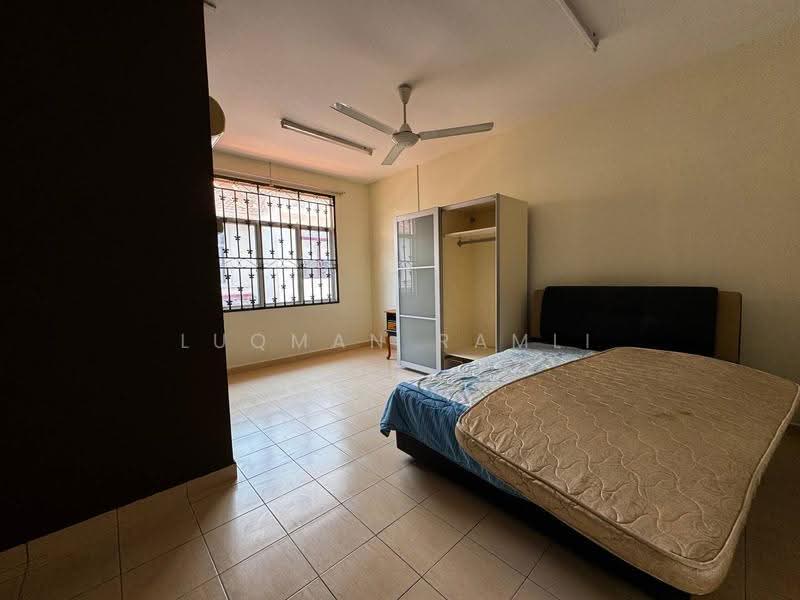 Semi-Detached House for Sale in Bandar Baru Bangi (Selangor) - Luqman Ramli - Bedroom - PropertyGuru.com.my