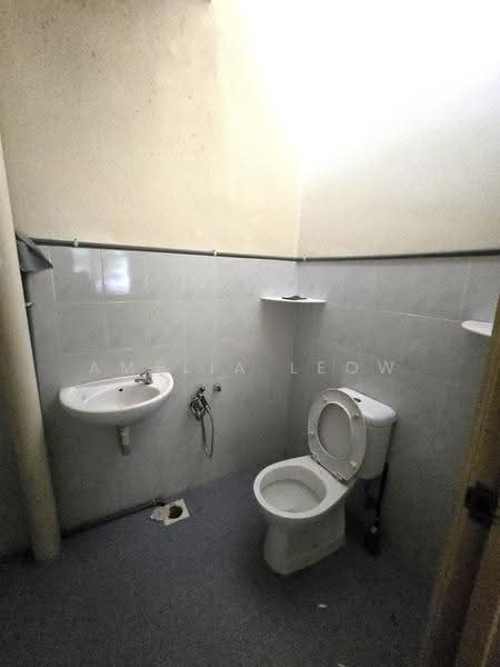 1-storey Terraced House for Sale in Bandar Sri Damansara (Selangor) - Amelia Leow - Bathroom - PropertyGuru.com.my