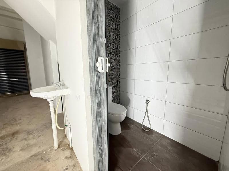 Shop for Rent in George Town (Penang) - Desmond Chuah - Bathroom - PropertyGuru.com.my
