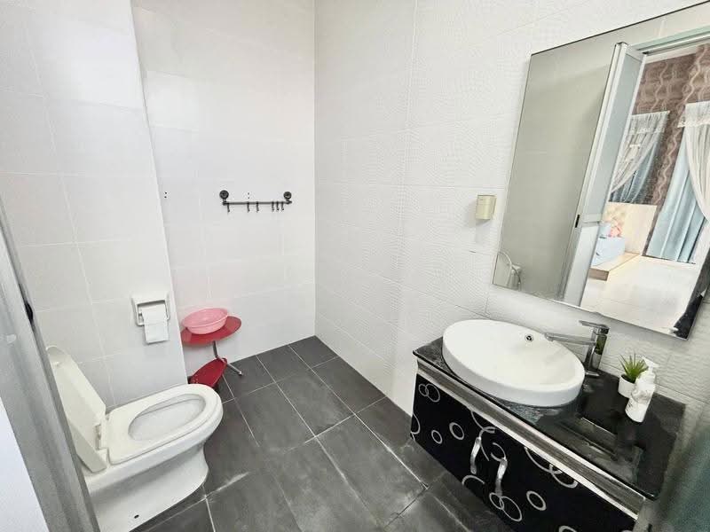 Cluster House for Sale in Setia Tropika (Johor Bahru) - Ken Liew - Bathroom - PropertyGuru.com.my
