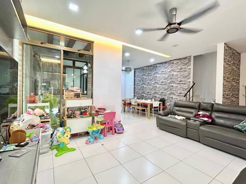 Cluster House for Sale in Setia Tropika (Johor Bahru) - Ken Liew - Living Room - PropertyGuru.com.my