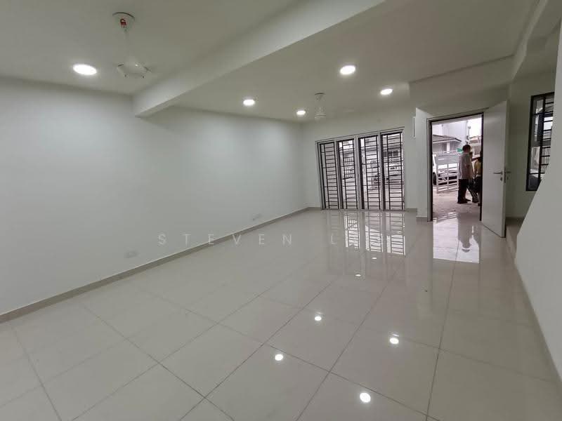 2-storey Terraced House for Rent in Taman Kundang Jaya (Rawang) - Steven Lee - Living Room - PropertyGuru.com.my